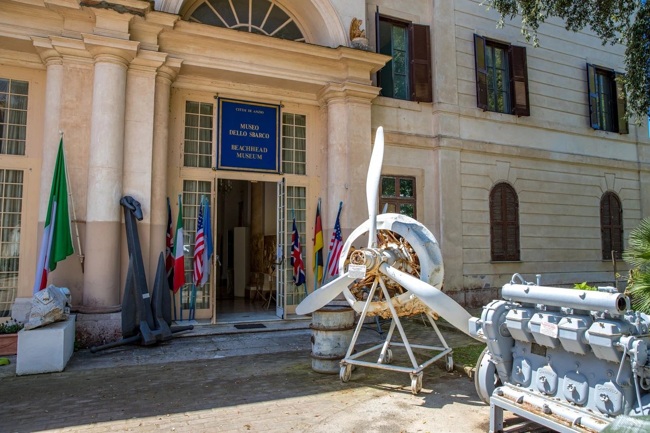 🏛️ 빌라 아델레 (Villa Adele)